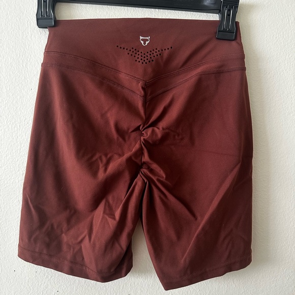 Brown Scrunch Butt Workout shorts size small - Picture 3 of 3